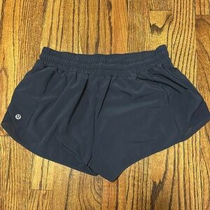 Lululemon hotty hot shorts size 8 regular 2.5 inch inseam navy